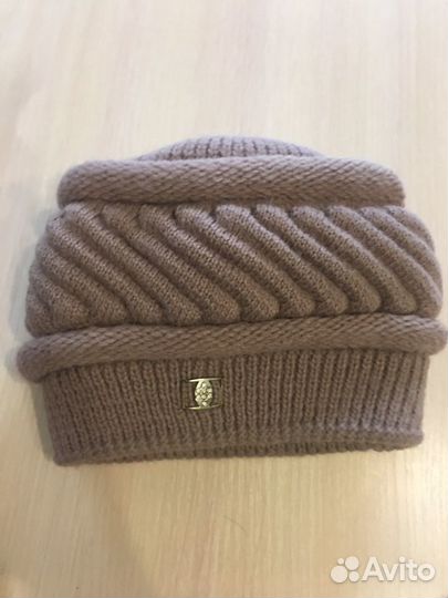 Шапка женская 6 штук