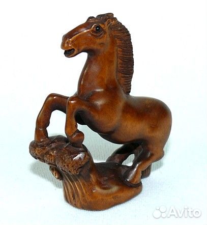 Японская нэцке из кипариса Лошадь