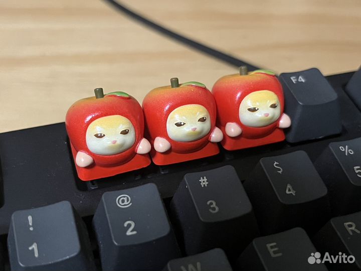Apple cat keycap