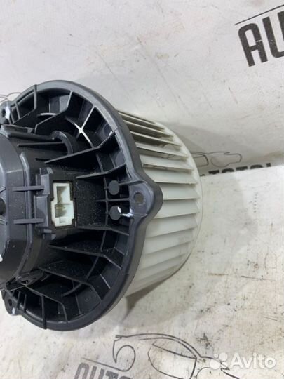 Моторчик отопителя Kia Sportage SL G4KD 2011