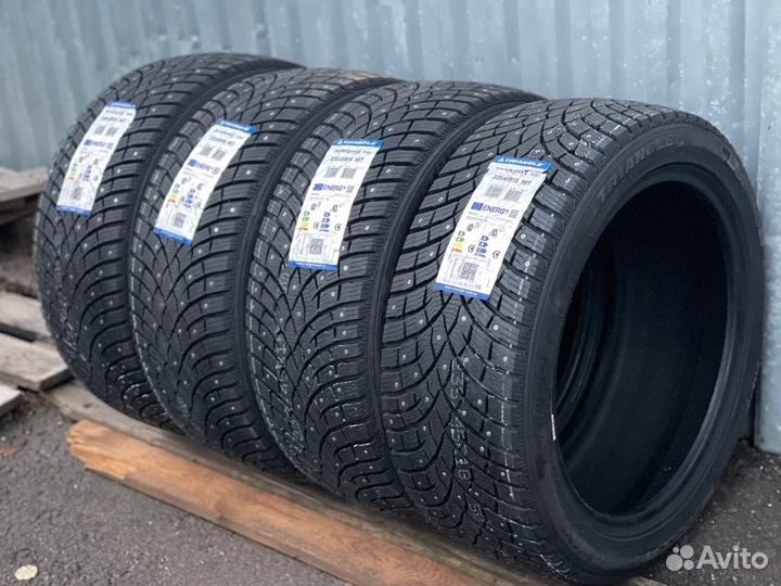 Triangle IcelynX TI501 235/45 R18 98T