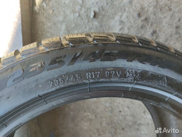 Pirelli Winter Sottozero 3 235/45 R17 97V