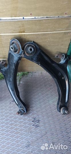 Рычаги передней подвески Nissan