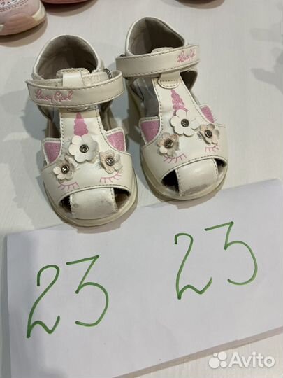 Сандалии и кроссовки для девочки