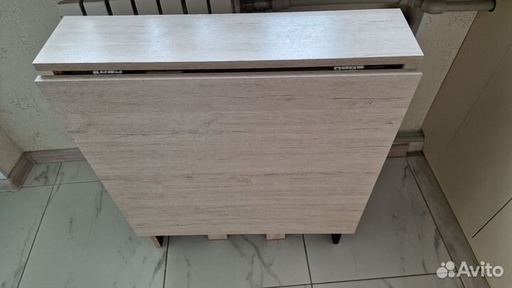 Кухонный стол