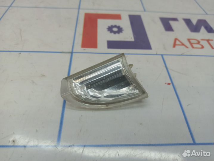 Отражатель в бампер правый Volkswagen Passat CC 3C