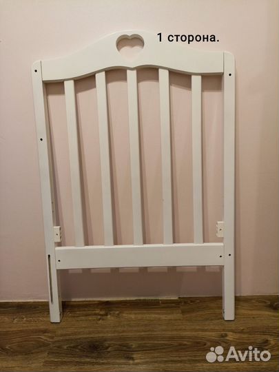 Детская кроватка с маятником и с матрасом)