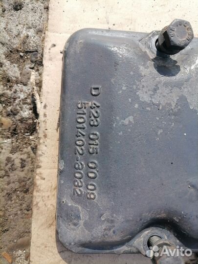 Впускной коллектор, крышка двигателя Mercedes-Benz