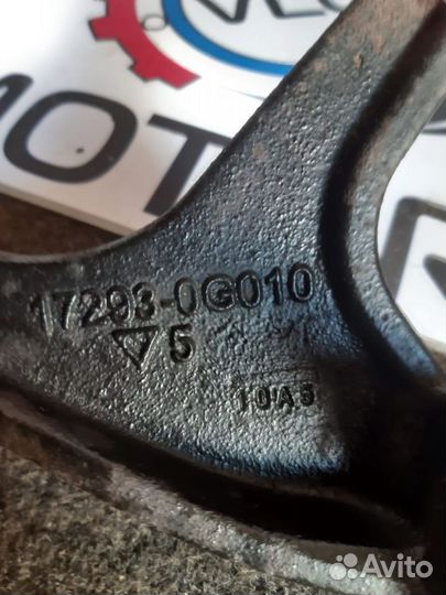 Кронштейн двигателя Toyota Avensis 2 2003 AZT250