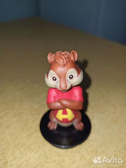 Игрушка-топпер на пробках из кинотеатра