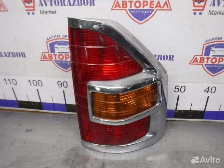 Фонарь задний правый Mitsubishi Pajero 3 6G74 2001