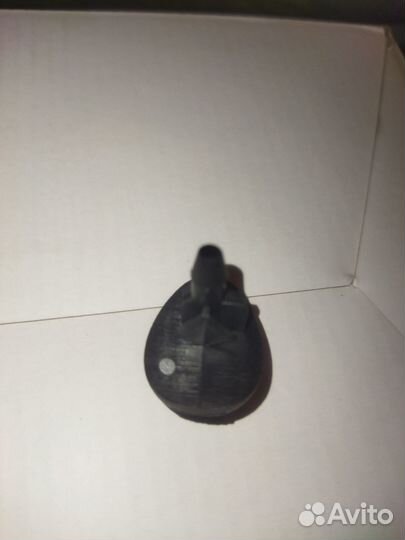 Две форсунки омывателя лобового стекла веерные