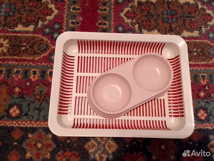 Лоток и миска для кошки