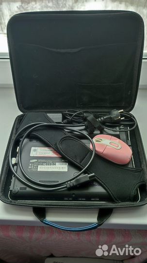 Нетбук Samsung NP-NC110 синий