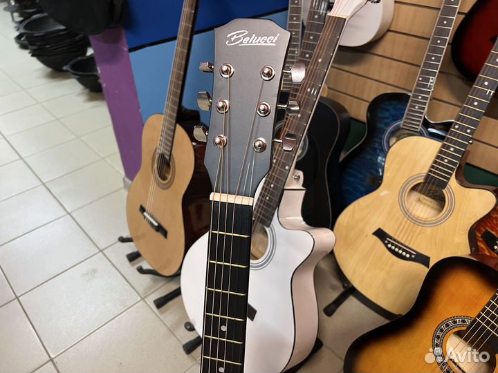 Гитара + комплект для начинающих