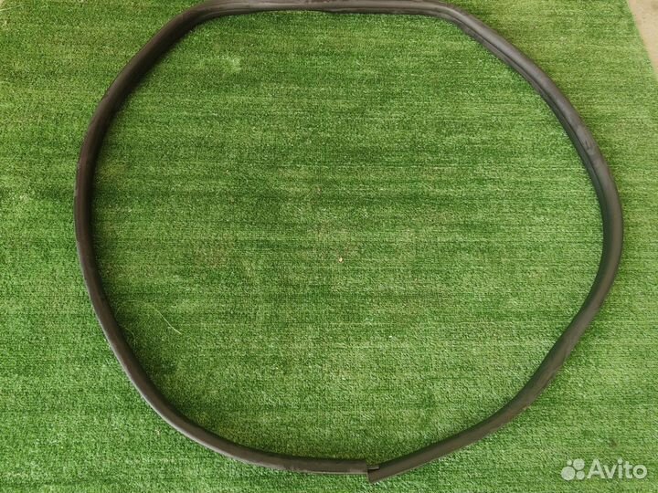 Уплотнитель проёма задней лев двери Renault duster