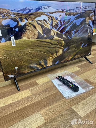 Телевизор SMART tv новый 43