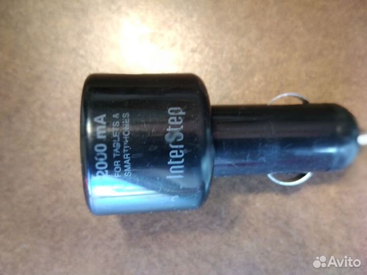 Автомобильное зарядное устройство