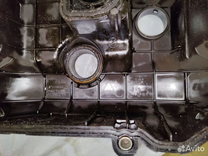 Клапанная крышка Мазда 3 бк 2.0 LF17