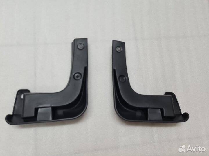 Брызговики передние на kia rio 3