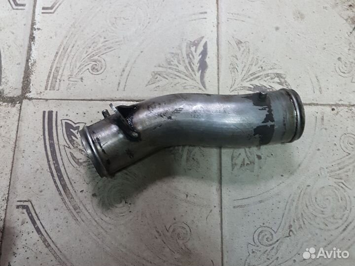 Патрубок впускного тракта VW Sharan 1.8 AJH