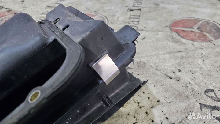 Корпус воздухозаборника Mercedes R230