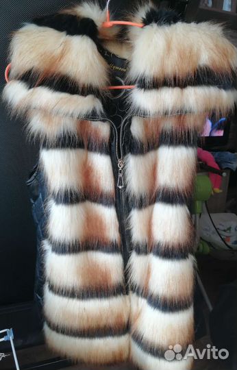 Жилетка меховая женская