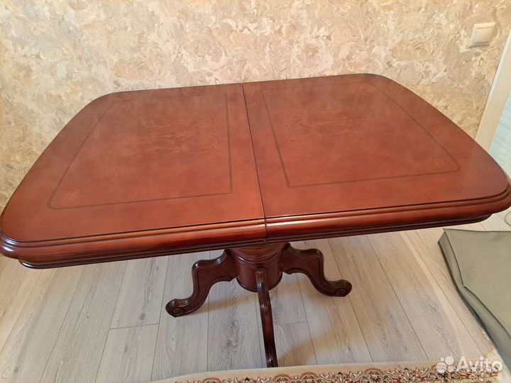 Кухонный стол