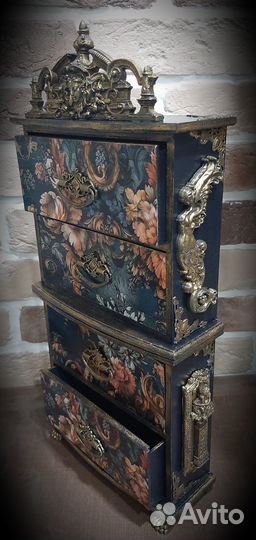 Комодик (декоративно интерьерный)