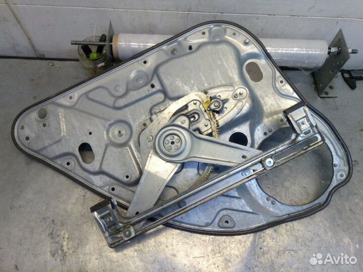 Стеклоподъемник задний правый Ford Focus 2