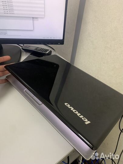 Ноутбук Lenovo z560 Core i5/8gb озу/1gb видео/SSD