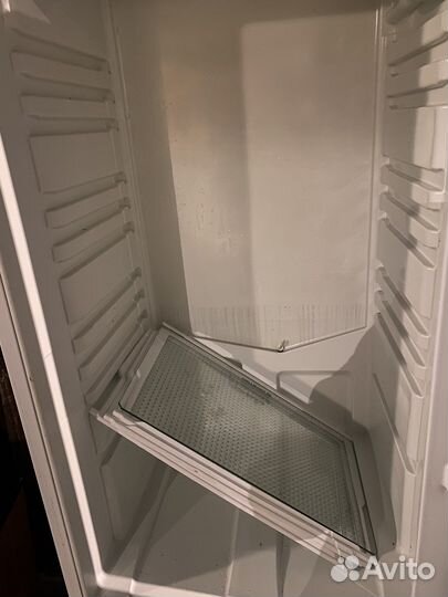 Холодильник ariston