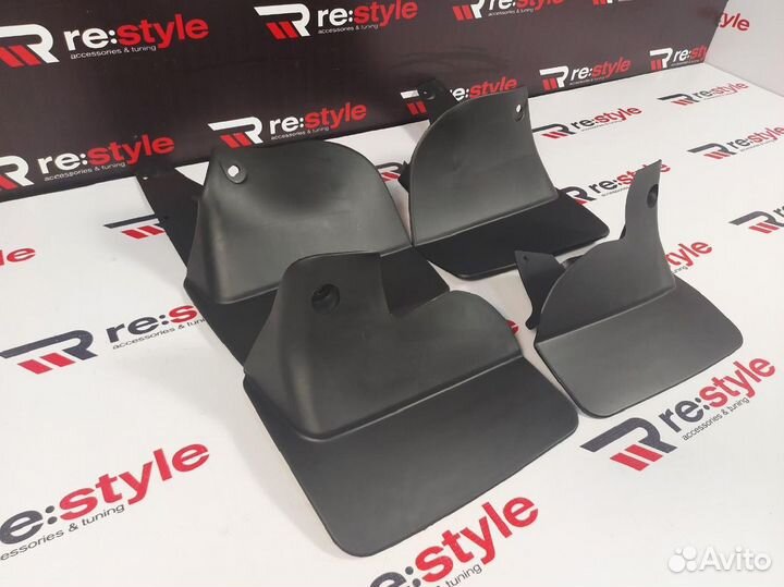 Брызговики Toyota Land Cruiser 100 L1678