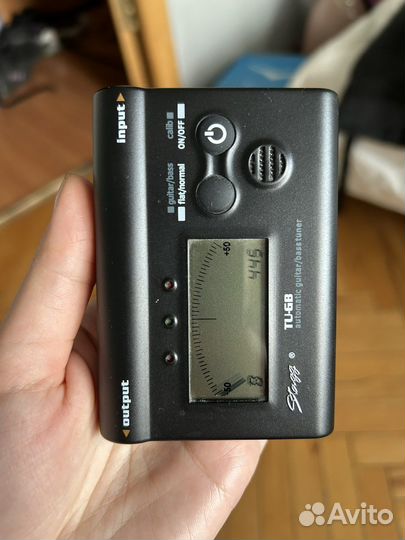 Гитарный тюнер stagg TU-GB BKH