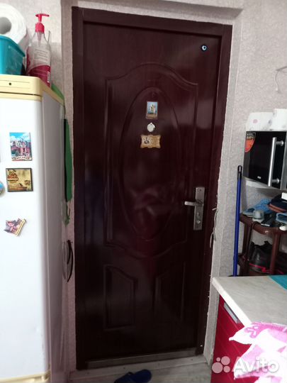 Дверь входная металлическая правая бу