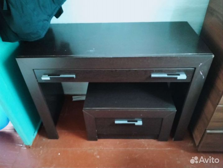 Стол туалетный и тумба