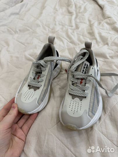 Кроссовки zara для мальчика 29