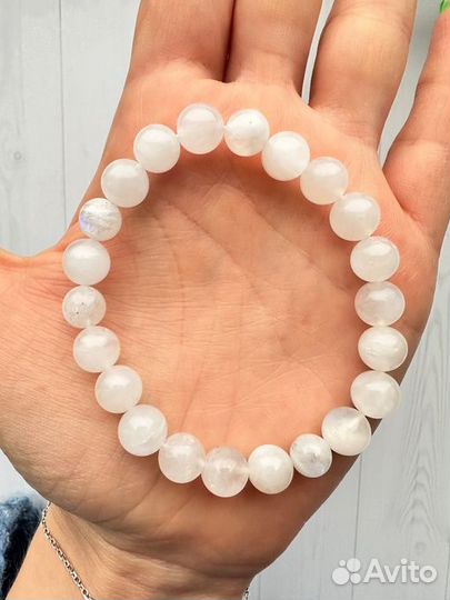 Браслет из лунного камня на резинке