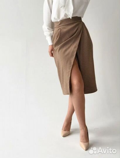 Классическая коричневая юбка миди на запах 48-50