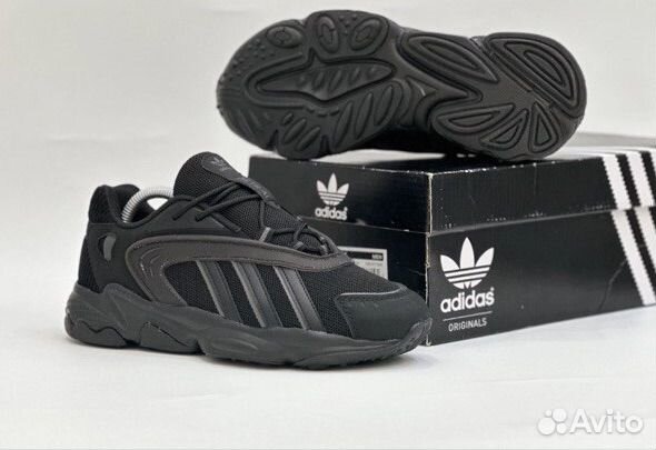Кроссовки Adidas