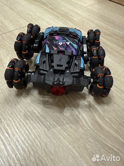 Радиоуправляемая машина с пультом и жестом