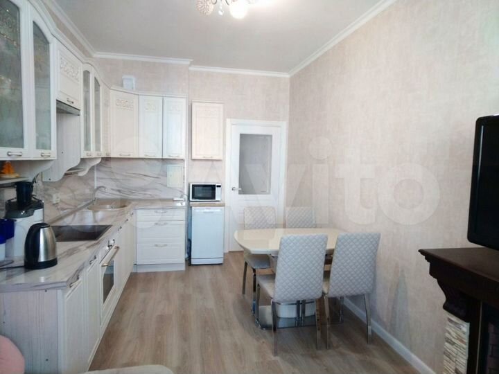 2-к. квартира, 71,3 м², 15/17 эт.