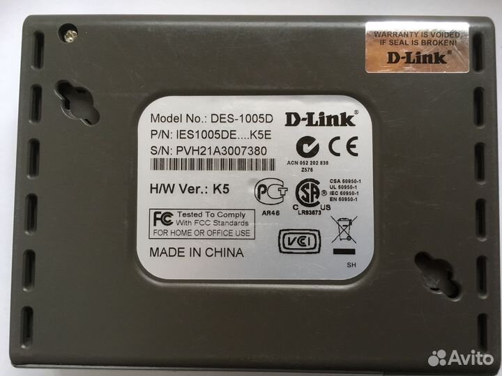 Switch d-link DES-1005D