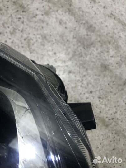 Фара Toyota RAV4