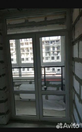 Оконный блок с дверью