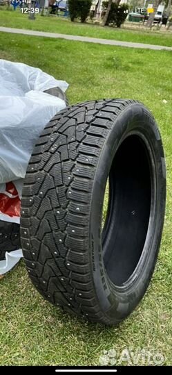 Pirelli Ice Zero 235/55 R20