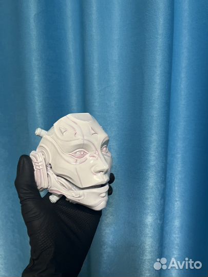 Маски на стену