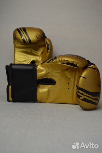 Боксерские перчатки 10 oz