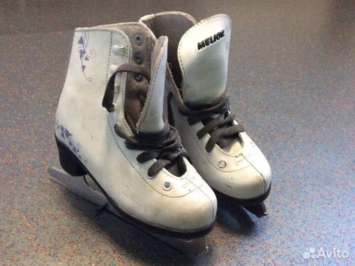 Коньки фигурные для девочки