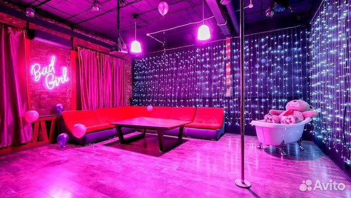 Аренда лофта с пилоном и винтажной ванной